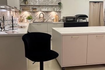 Stuttgart  Keuken studio Modern-Mediterrane Küche trifft auf zeitlose Eleganz image 1