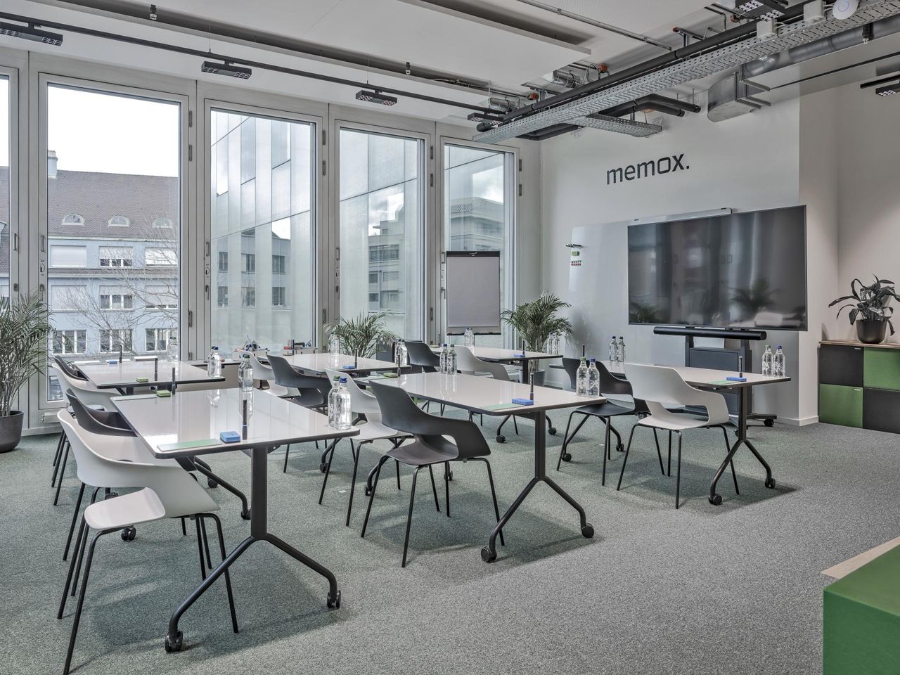 Rest of the World Client Meeting Meeting rooms Medium Space I image 3