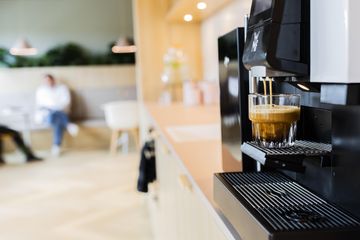 Rest of the World Mobiel Werken Coworking spaces Businessspot + / 2.20 Desk 2 image 1