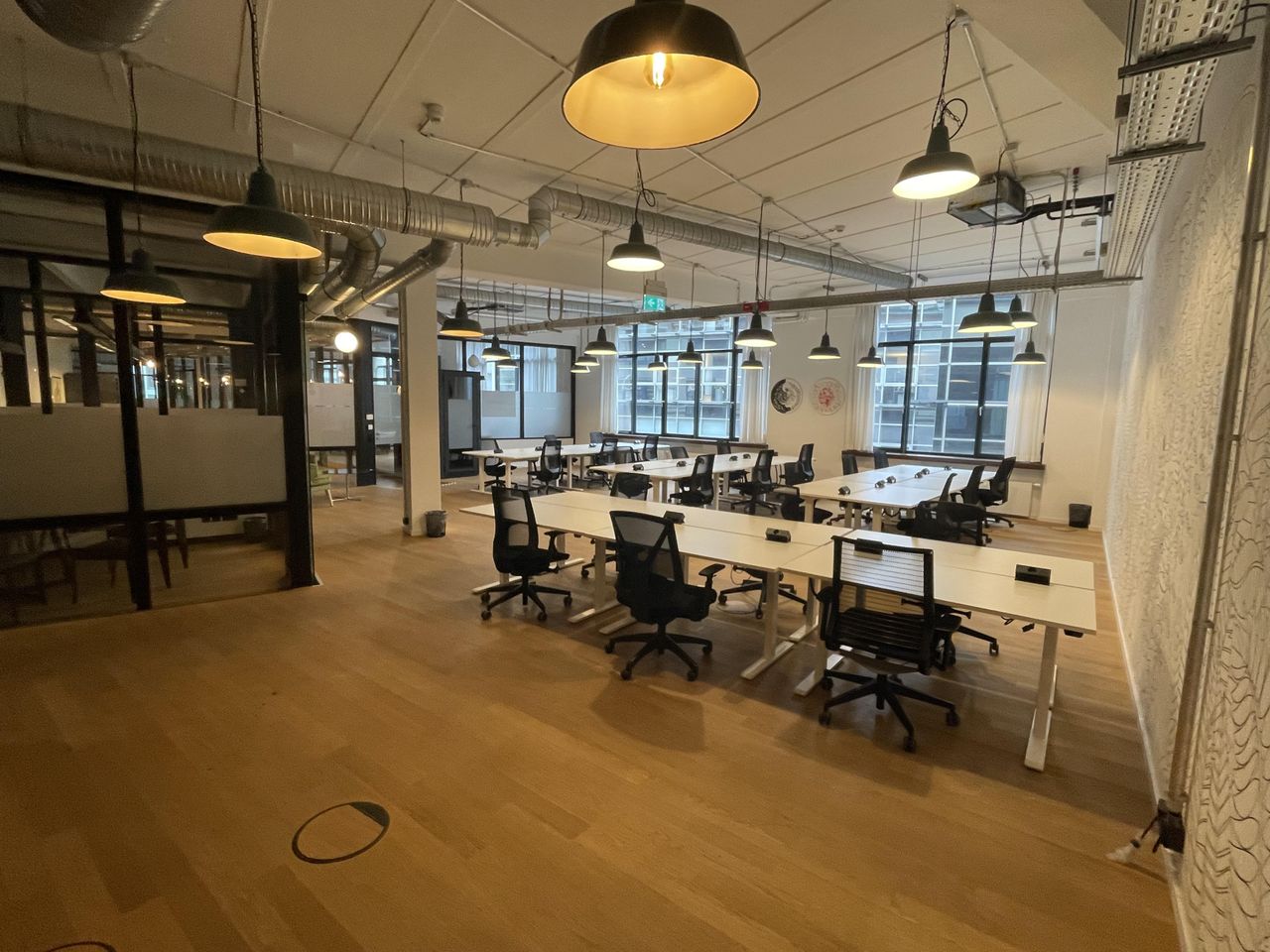 Hamburg  Coworking spaces Large Day Office // Suite image 9