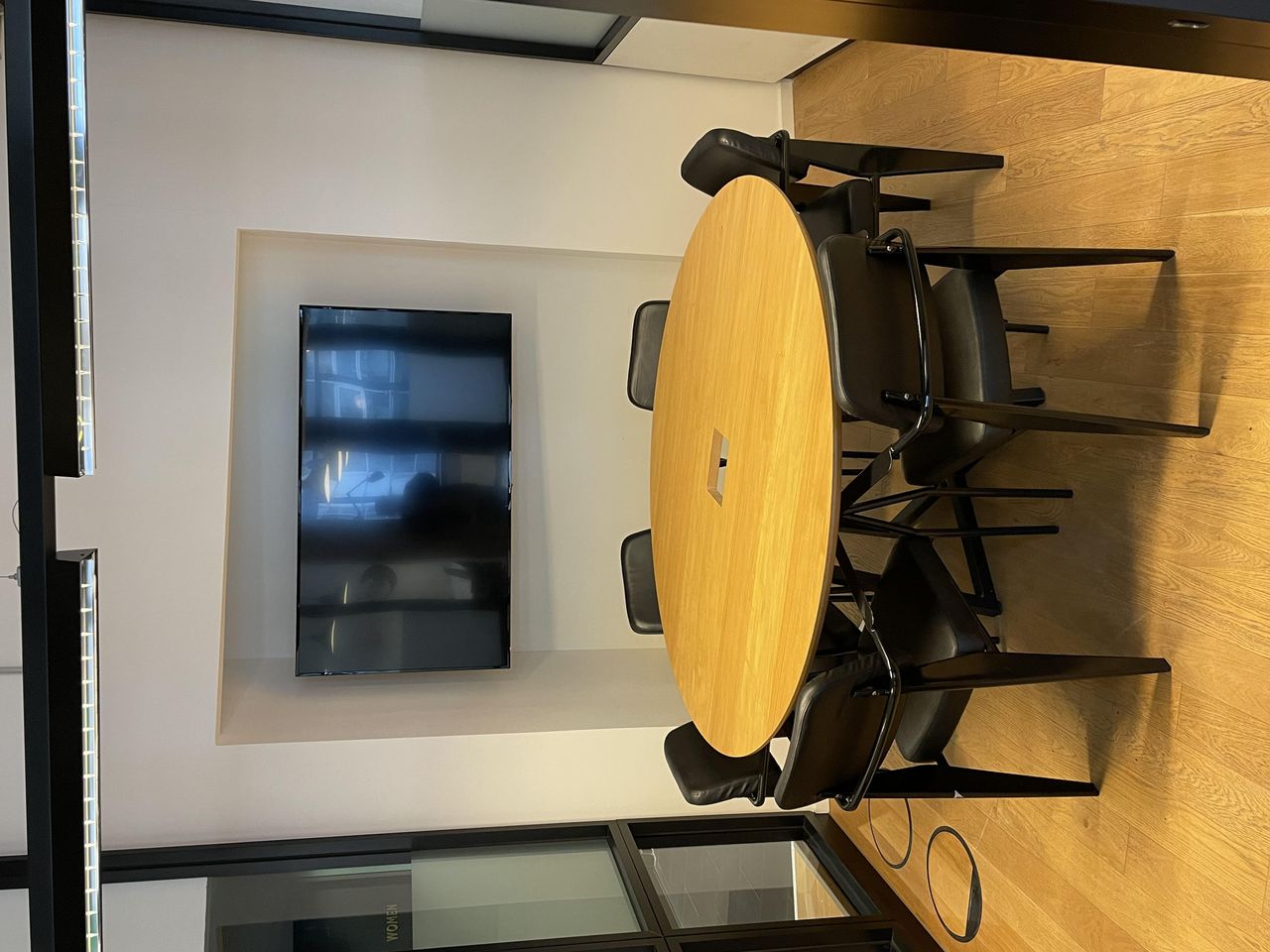 Hamburg  Coworking spaces Large Day Office // Suite image 10
