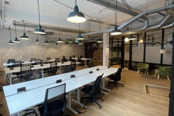 Hamburg  Coworking spaces Large Day Office // Suite image 1