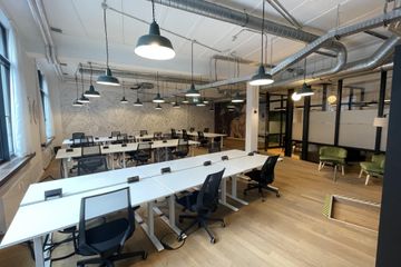 Hamburg  Coworking spaces Large Day Office // Suite image 3