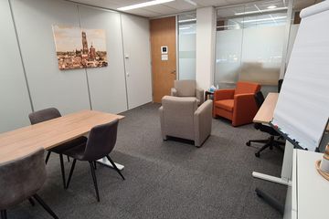 Nieuwegein Klantafspraak Vergaderruimtes en vergaderlocaties Blauwe coachkamer image 1