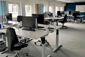 Bern Office desk Puzzle Workspace image 0