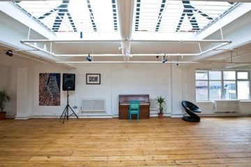 London Studio 4th floors studios image 6