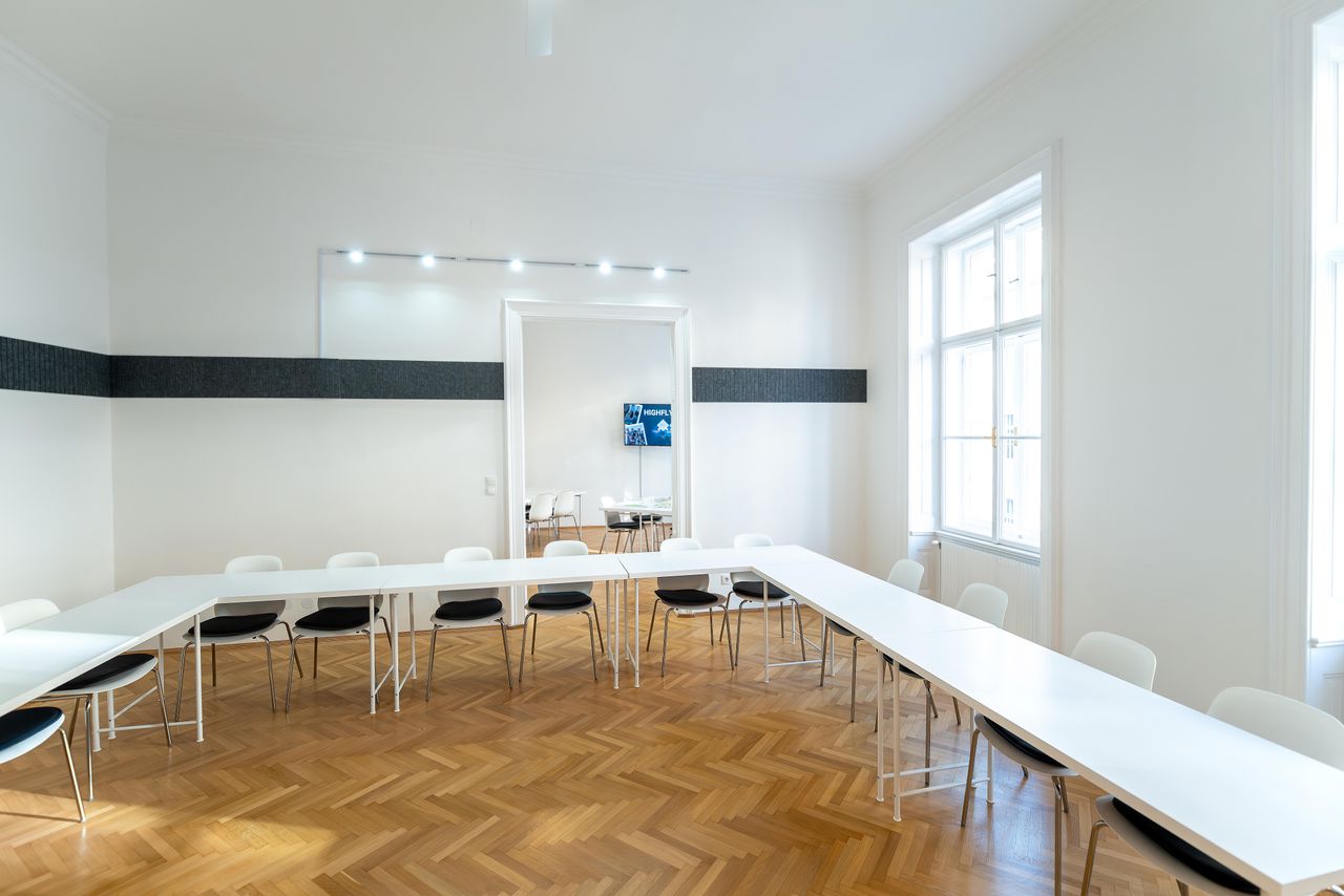Vienna   Seminar Room image 3