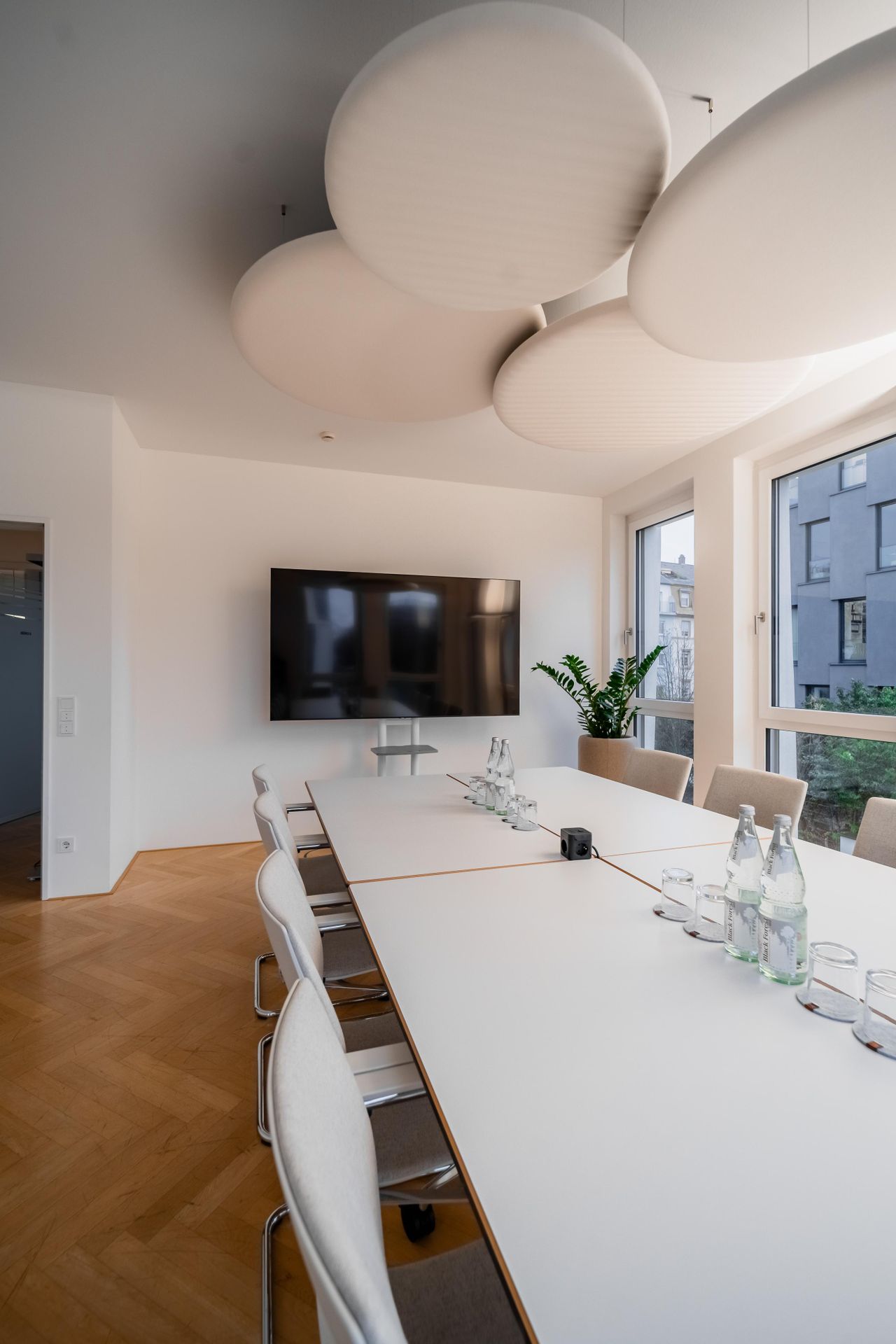 Rest of the World Offsite Meeting Boardrooms Konferenzraum image 12