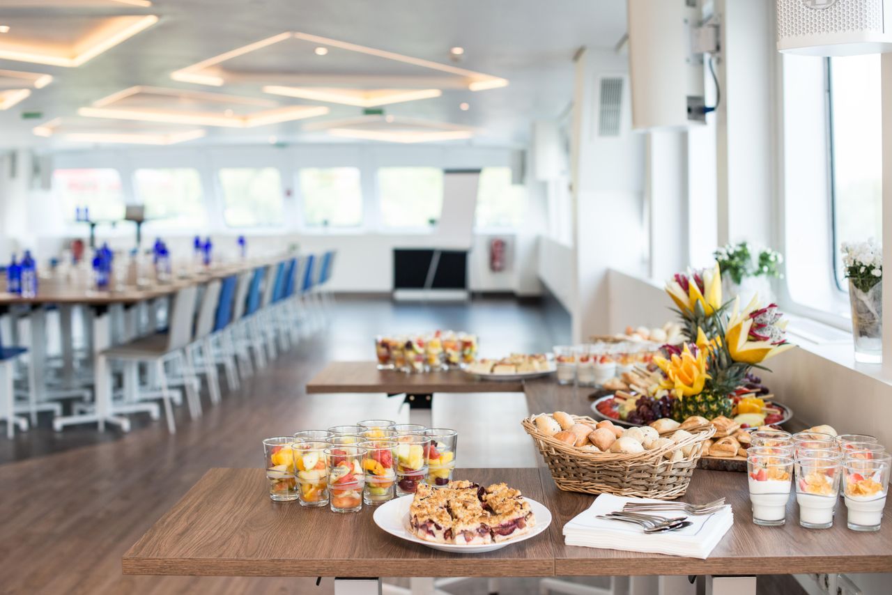 Hamburg Offsite Meeting Außergewöhnliche Locations Eventschiff MS Princess image 29