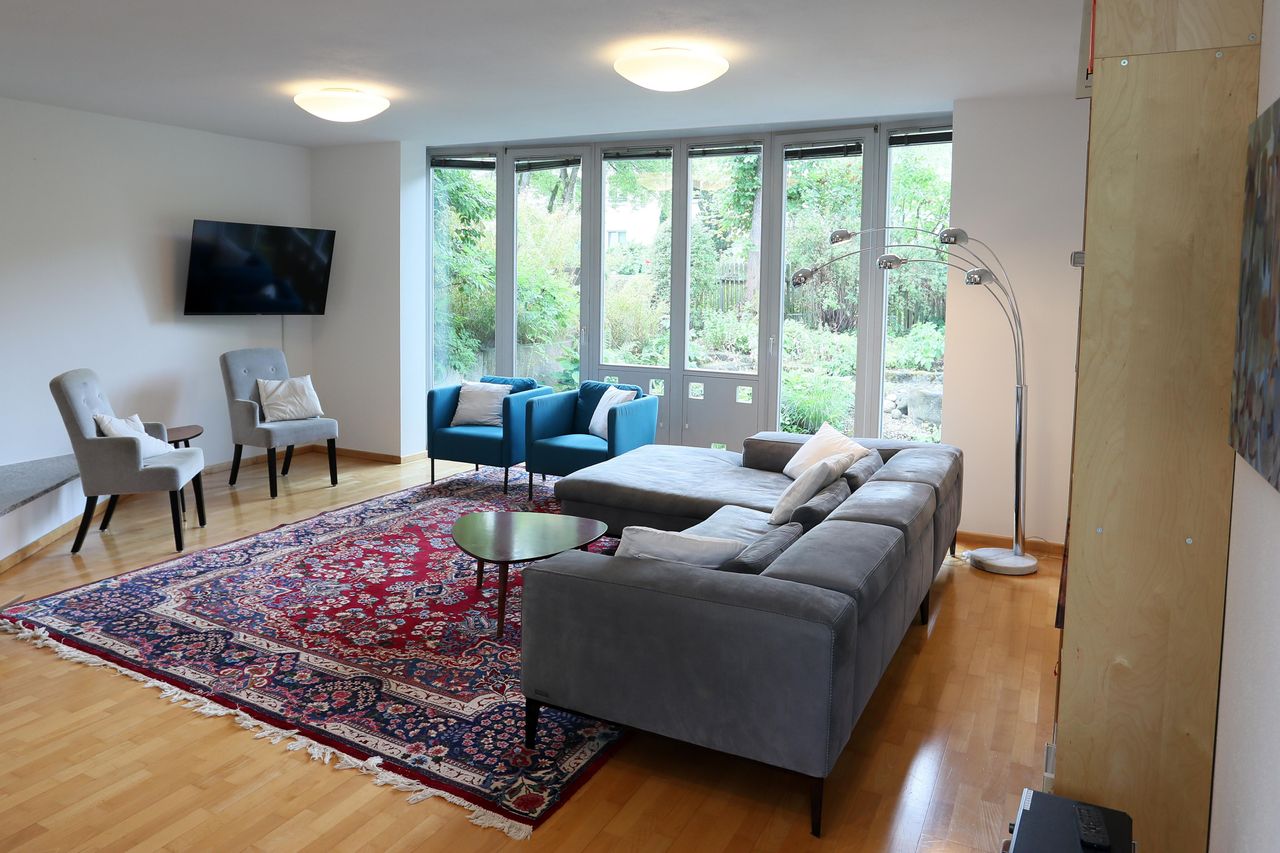 Taufkirchen  Außergewöhnliche Locations Seminarraum 44 m2 + Wohn- und Essbereich inkl. Küche 70 m2 + Gästebad image 14