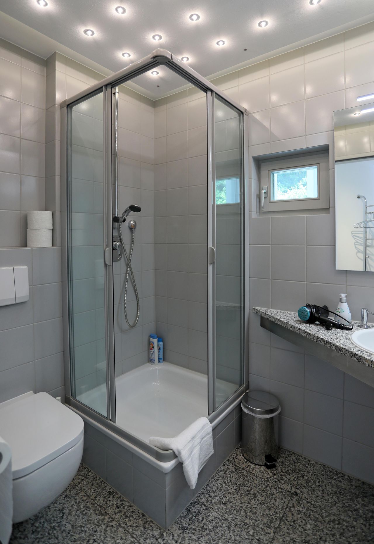 Taufkirchen  Außergewöhnliche Locations Seminarraum 44 m2 + Wohn- und Essbereich inkl. Küche 70 m2 + Gästebad image 18