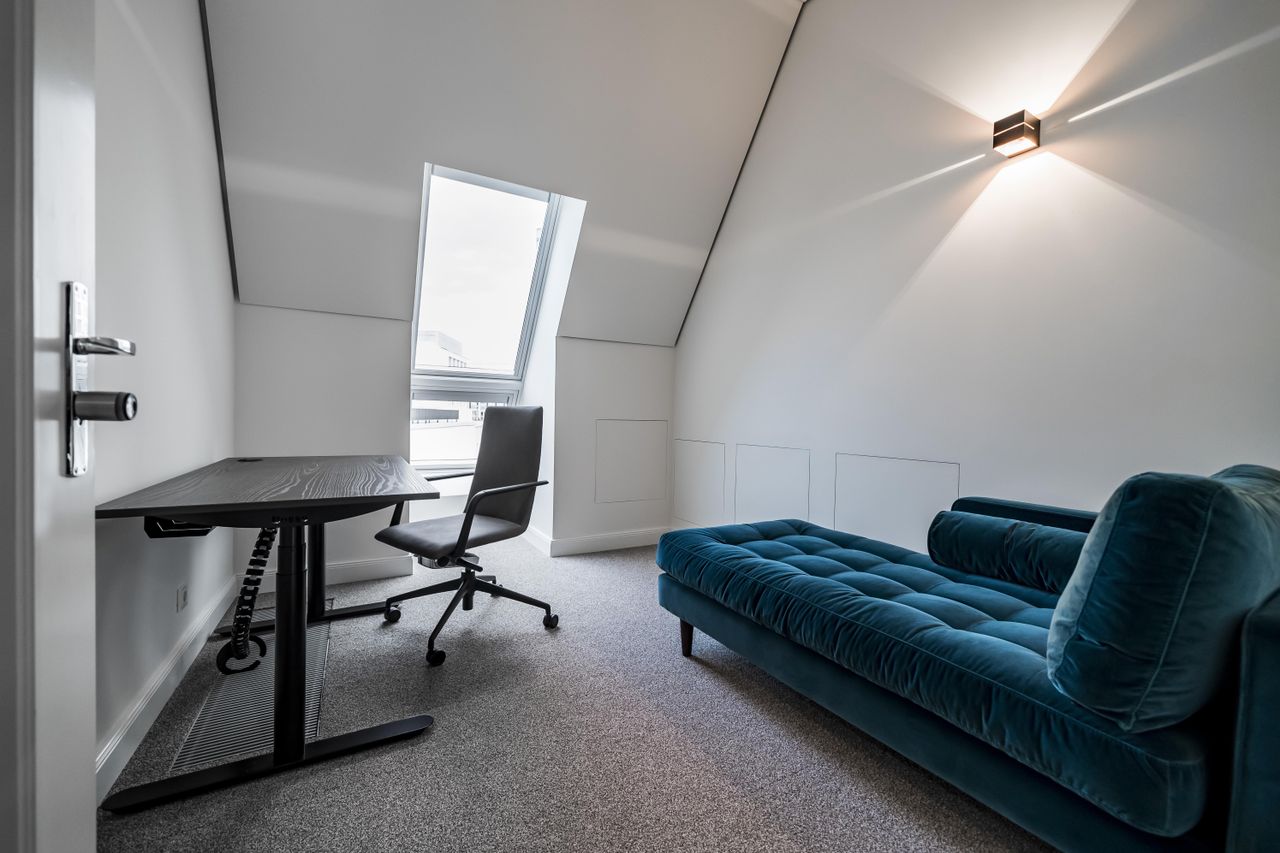 Berlin  Business center Digital Room image 0