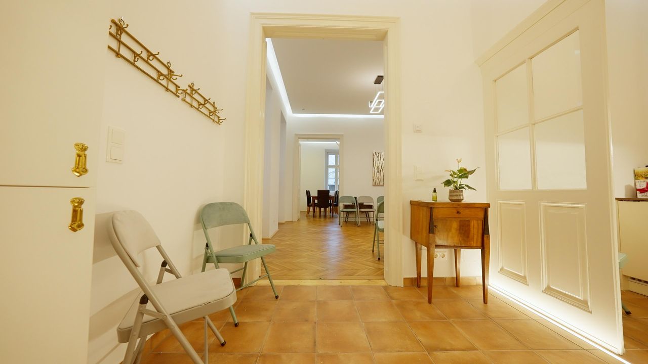 Wien  Workshop-Räume Sobieaskyhof - Praxisraum image 9