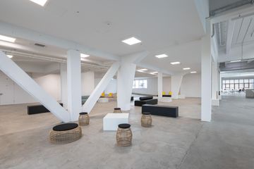Berlin  Loft Kant-GaragenPalast image 5