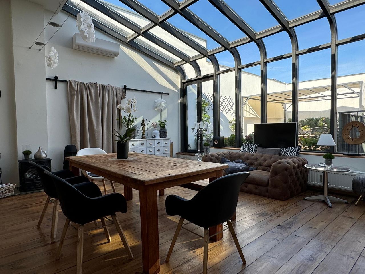 Leipzig Mobiles Arbeiten Meetingräume Meetinglocation mit Terrasse direkt am Markt - klimatisiert image 7