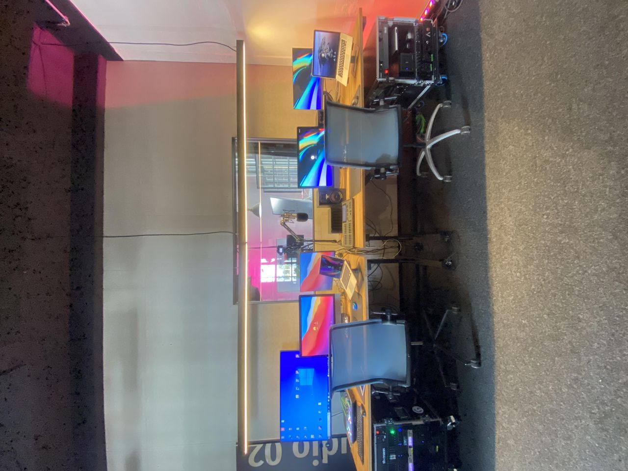 Berlin Kreatives Meeting Film studio Live-Streaming-TV Studio image 4