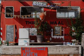 Hamburg  Unusual venue Garten image 3