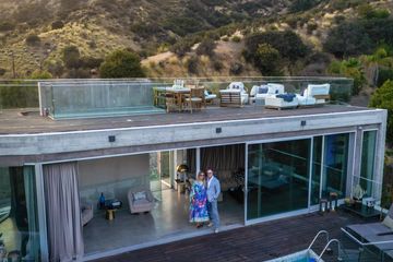 Los Angeles Dakterras Main House image 16