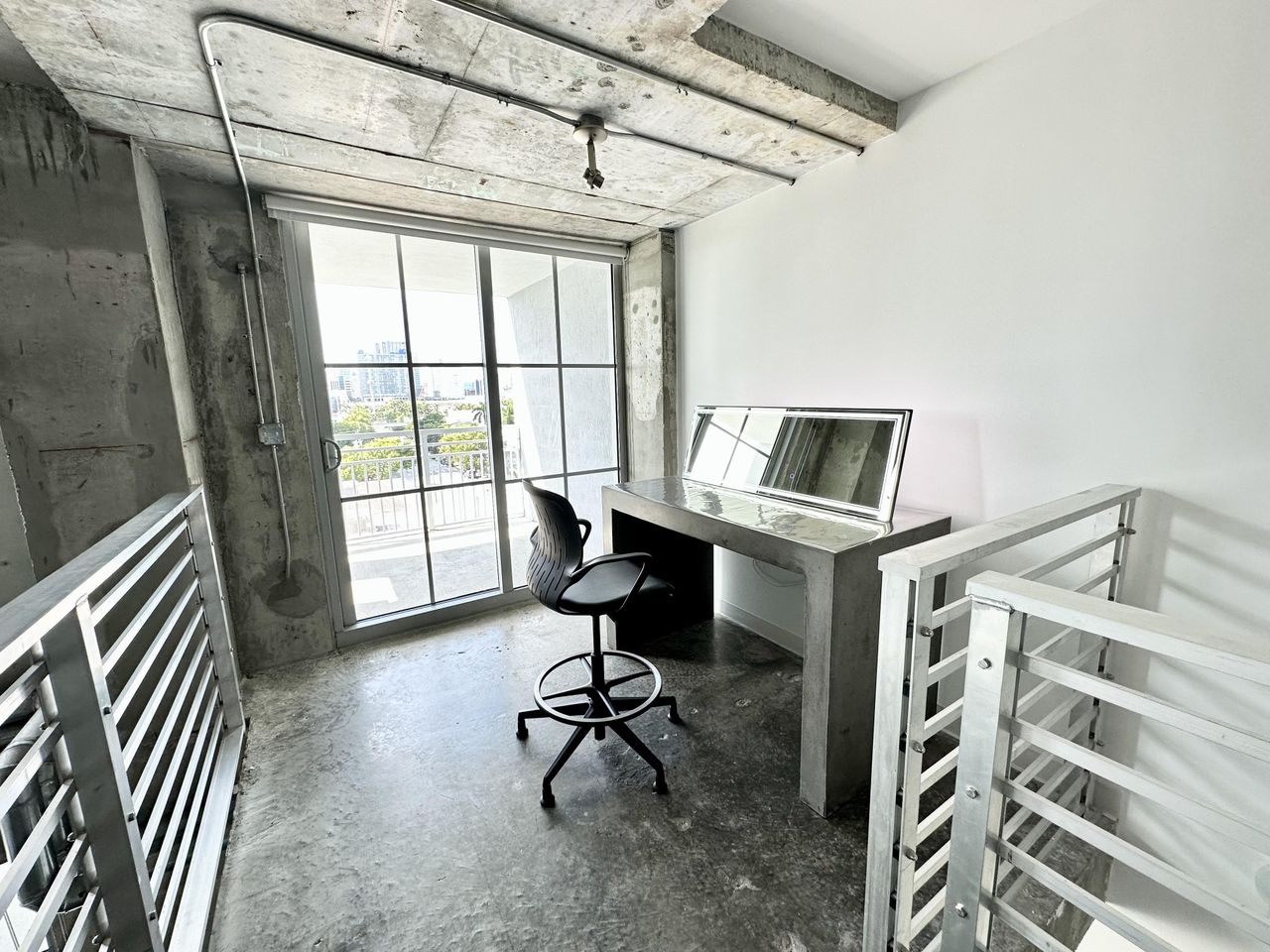 Rest of the World Creative Meeting Loft Crysp Studio / Daylight Photo Studio Loft image 14