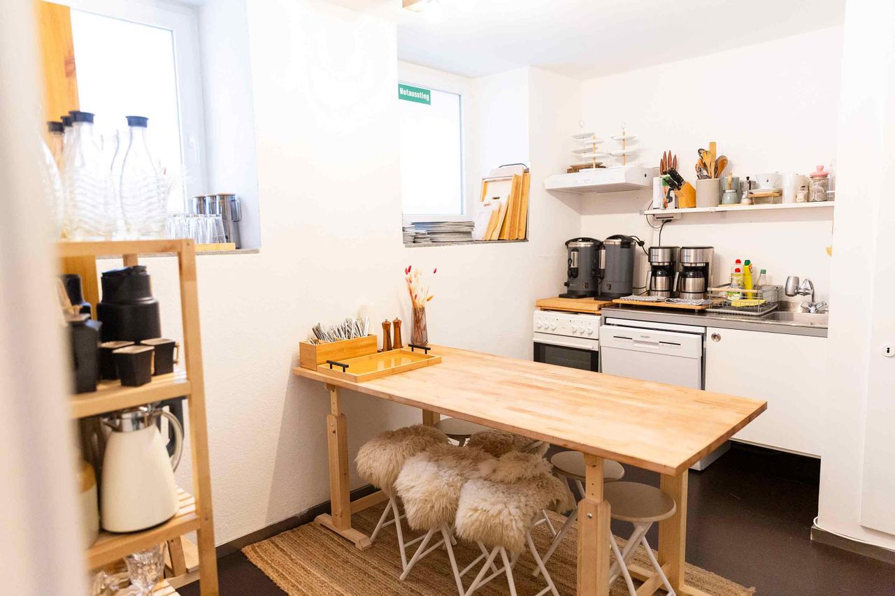 Stuttgart Mobiles Arbeiten Boardrooms LUNCA - Kreativraumvermietung Stuttgart West image 45