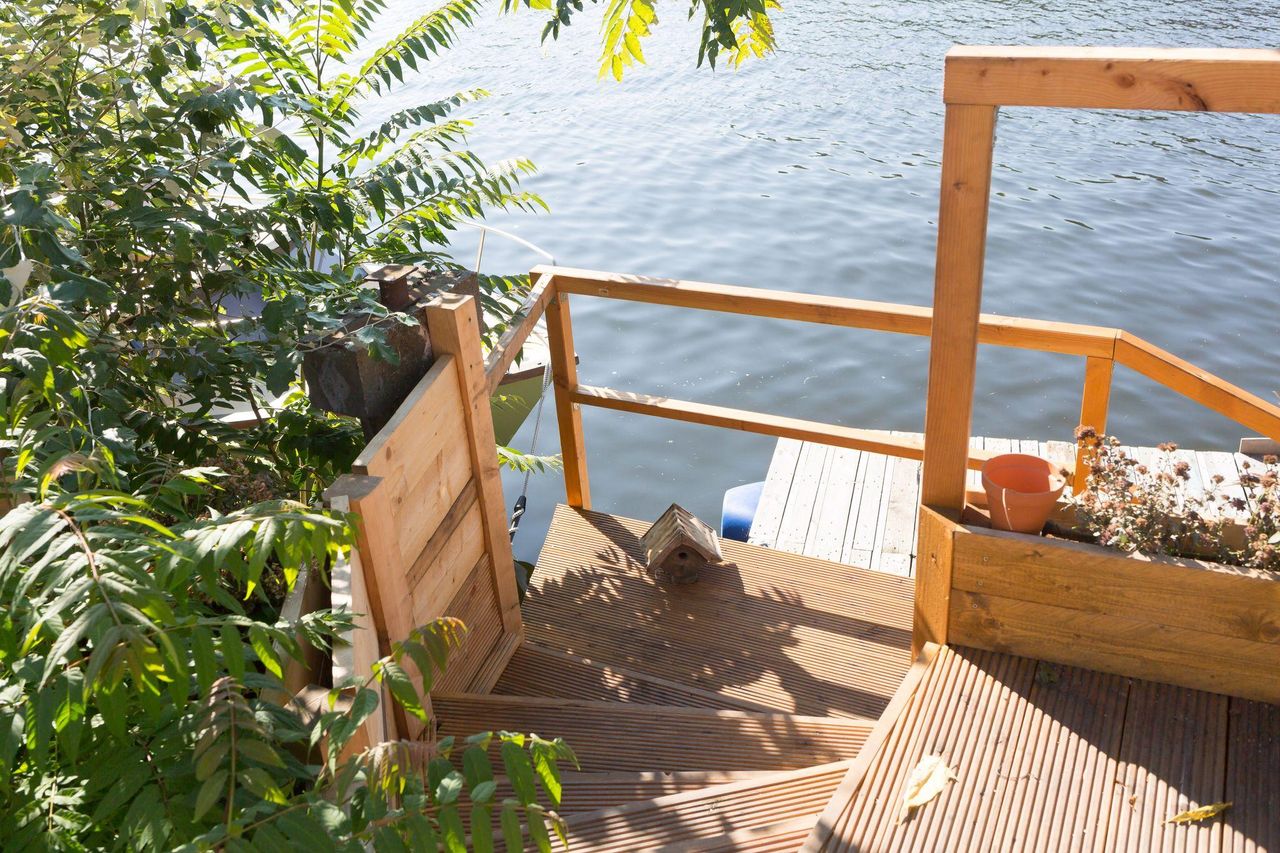 Berlin Mobile Working Open Air Location Charming Terrace with Water Dock image 12