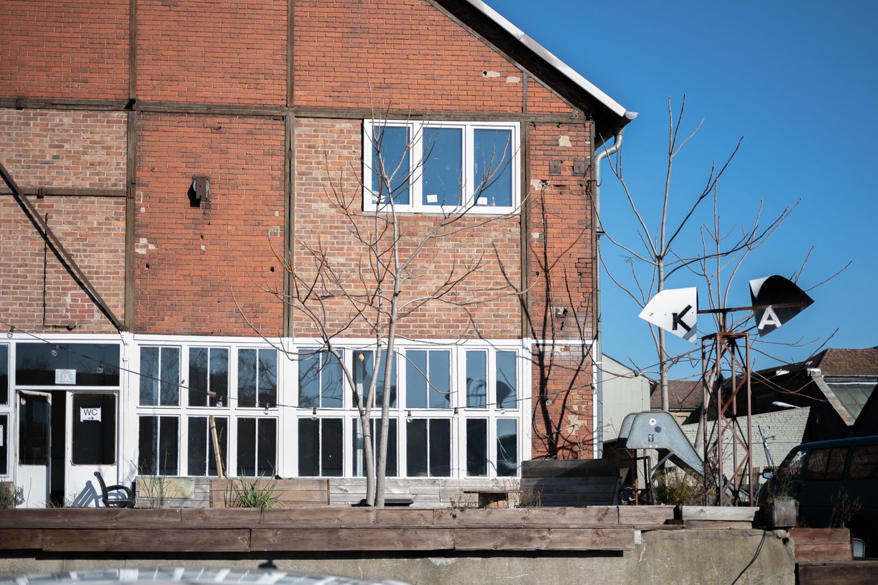 Berlin Mobile Working Open Air Location Charming Terrace with Water Dock image 10