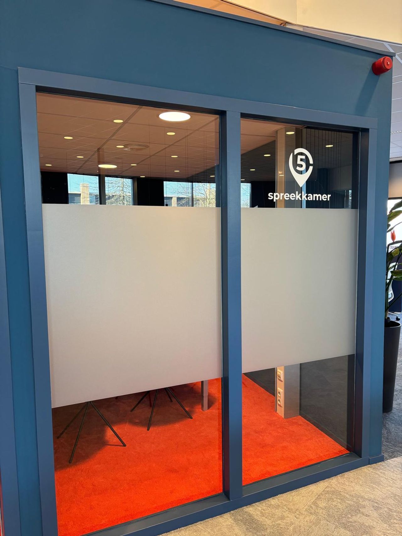 Steenwijk  Bedrijvencentrum Spreekkamer 5 image 3