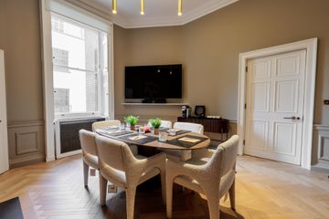 London Meeting rooms The Russell Room image 2