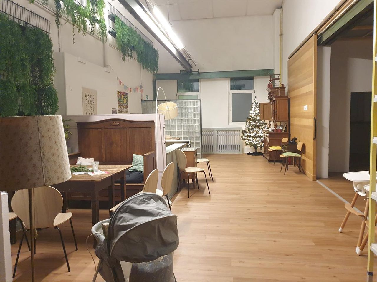 Köln   Aufenthaltsraum im Tante Astrid e.V. image 5