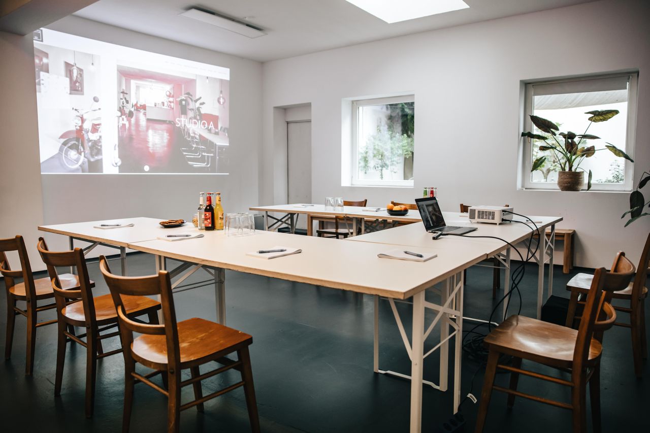 Cologne Kreatives Meeting Function Room SEMINAR image 4