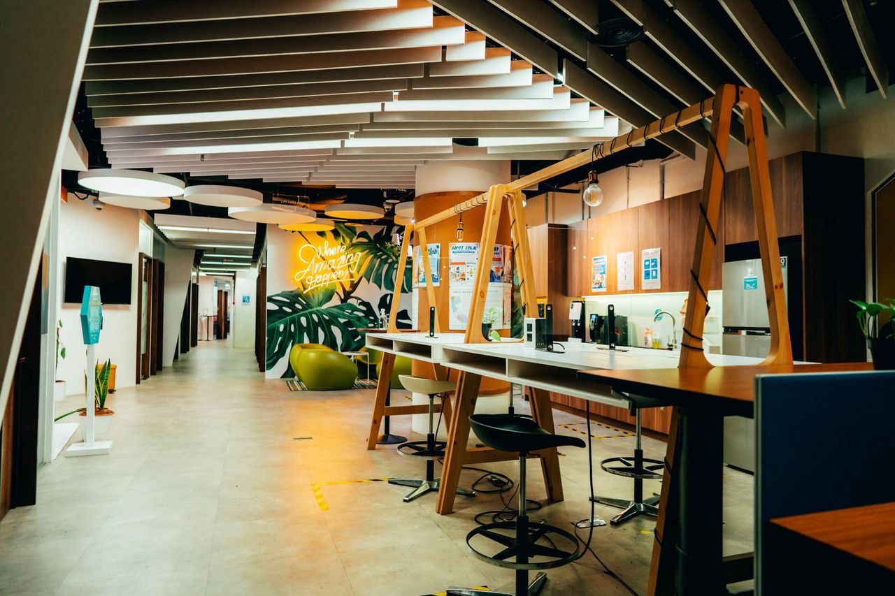 Rest of the World  Coworking space Meeting Room 10/12/14 Pax image 2