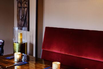 Hamburg Restaurant vorderer Gastraum mit Tresen image 2