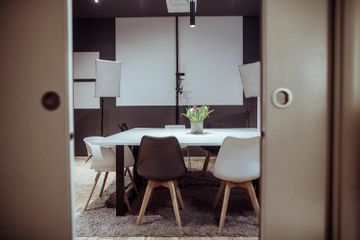 Vienna Kundengespräch Meeting room YOUR Room image 2