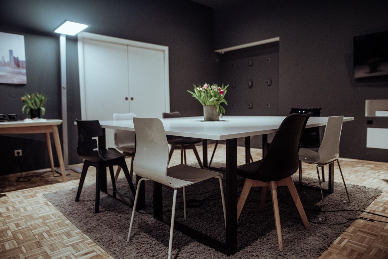 Wien Kundengespräch Meetingräume YOUR Room image 3