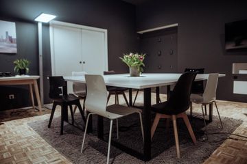 Vienna Kundengespräch Meeting room YOUR Room image 3