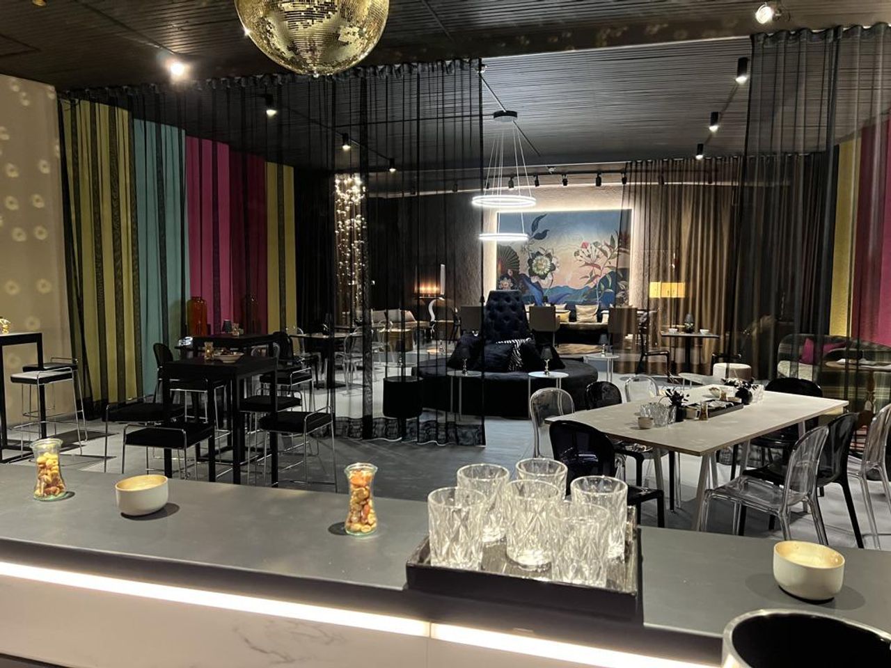 Rest der Welt  Tagungsraum KAPELLE image 6