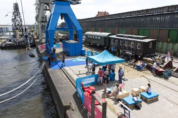 Berlin  Unusual venue Hafenkran Hamburg - Bungee Jumping image 5