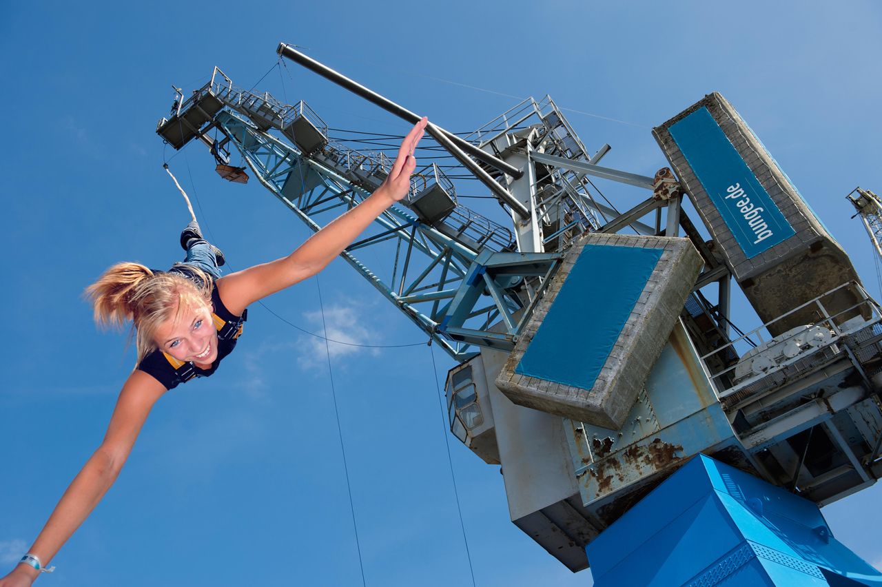 Berlin  Unusual venue Hafenkran Hamburg - Bungee Jumping image 4
