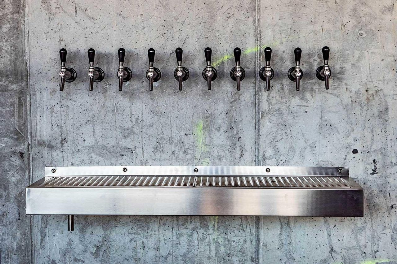 Wetter  Office desk Felix Restaurant 