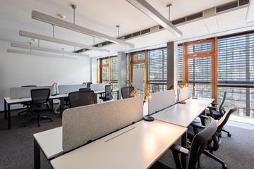 Düsseldorf Coworking spaces Daily Office for 12 people in Medienhafen by Plaza Cubes image 1