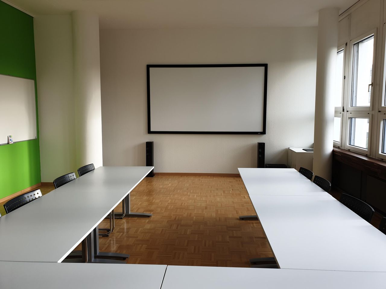 Rest of the World Kundengespräch  Sitzungszimmer image 2