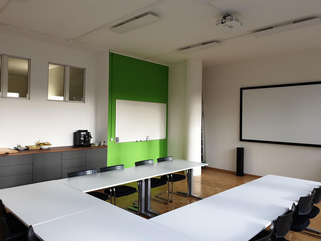 Rest of the World Kundengespräch  Sitzungszimmer image 0