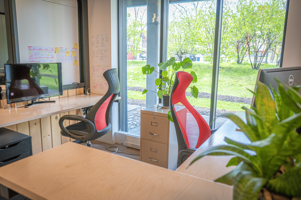 Montreal  Coworking space Assigned Desks image 2