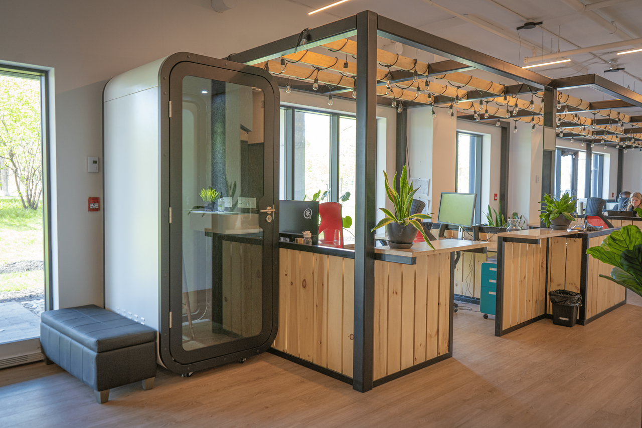 Montreal  Coworking space Assigned Desks image 4