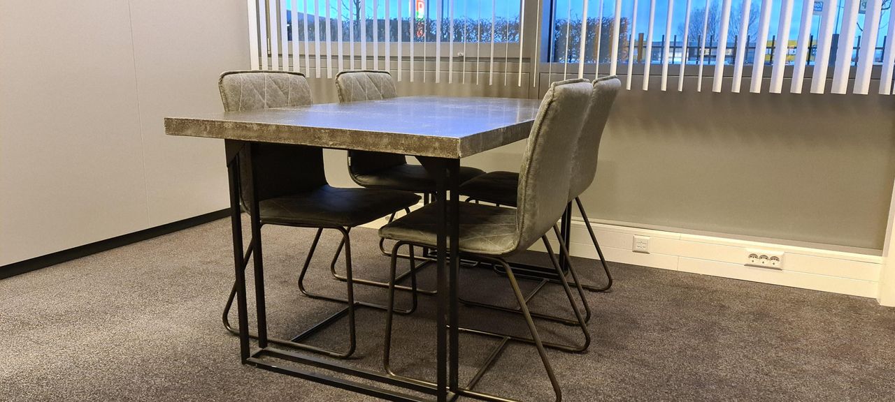 Goes Klantafspraak Vergaderruimtes en vergaderlocaties Gele coachkamer image 0