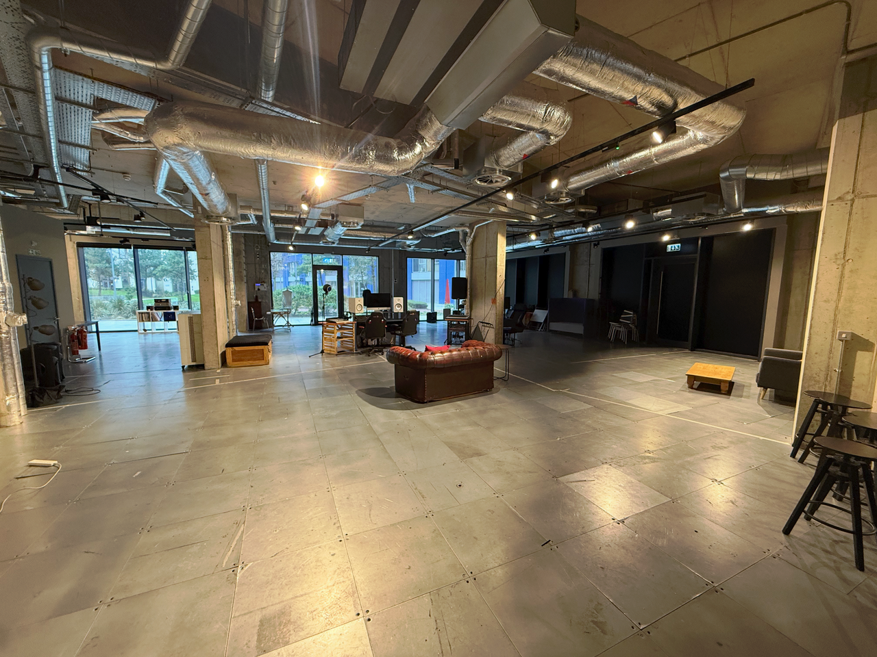 London  Studio Sirlute Studios image 0