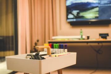 Zürich Kundengespräch  Grotto image 2