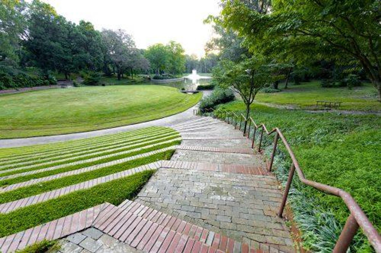 Raleigh Networking Event Buitenlocaties McIver Amphitheater image 1