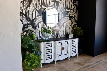 Los Angeles Presentation Galerie Brightly Lit Multi Set Colorful Event Space image 9