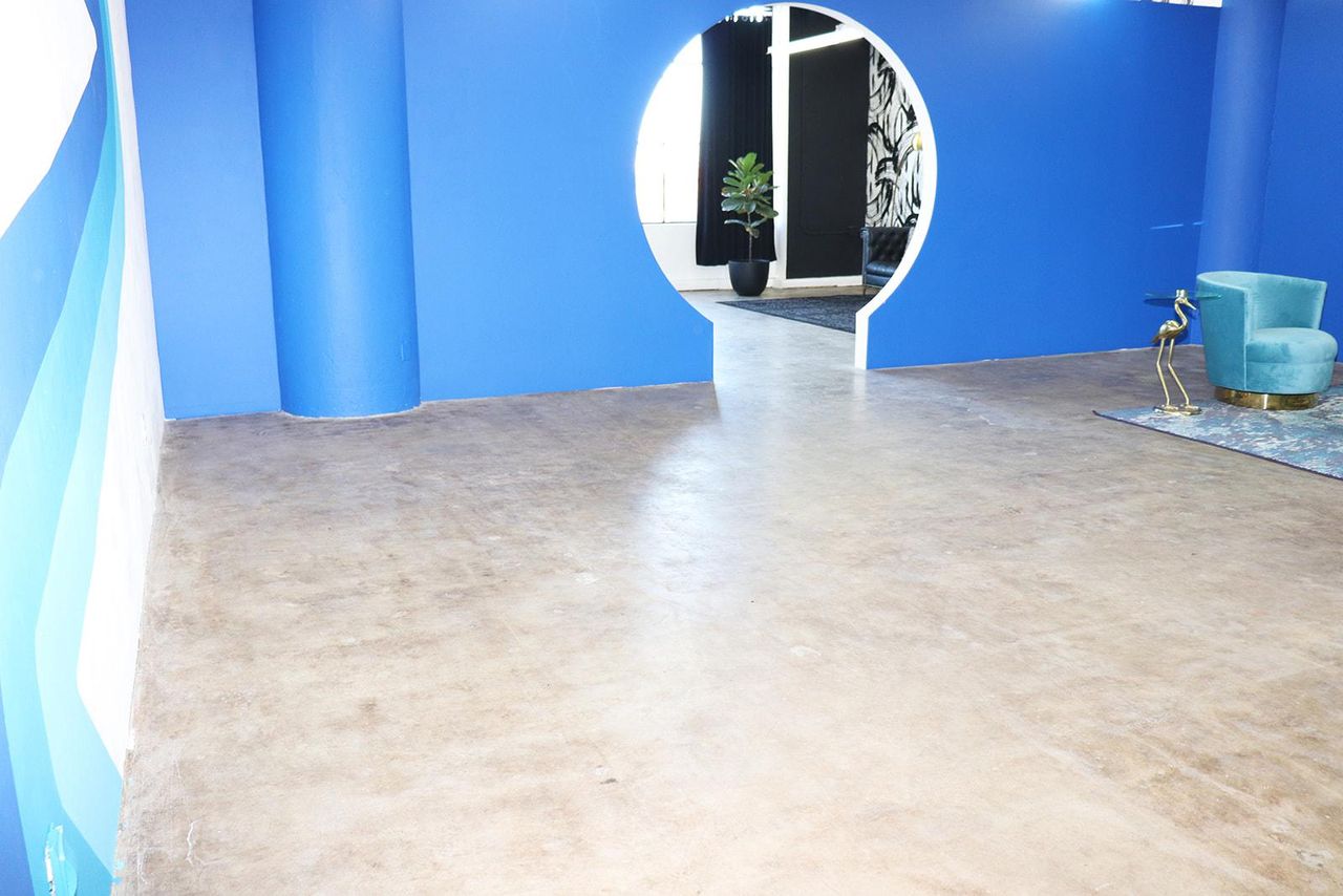 Los Angeles Presentation Galerie Brightly Lit Multi Set Colorful Event Space image 13